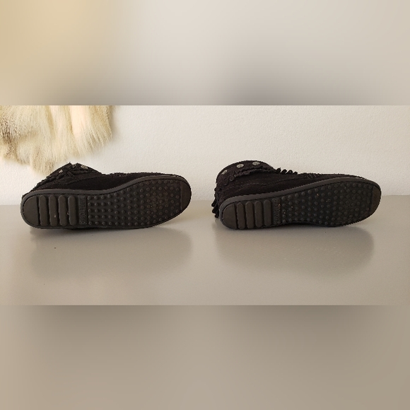 Minnetonka Booties - Picture 5 of 7